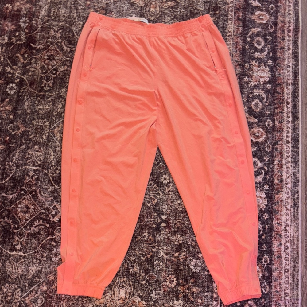 Peach lululemon joggers
